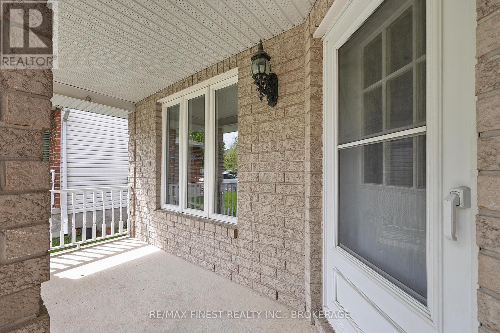 1409 FISHER CRESCENT