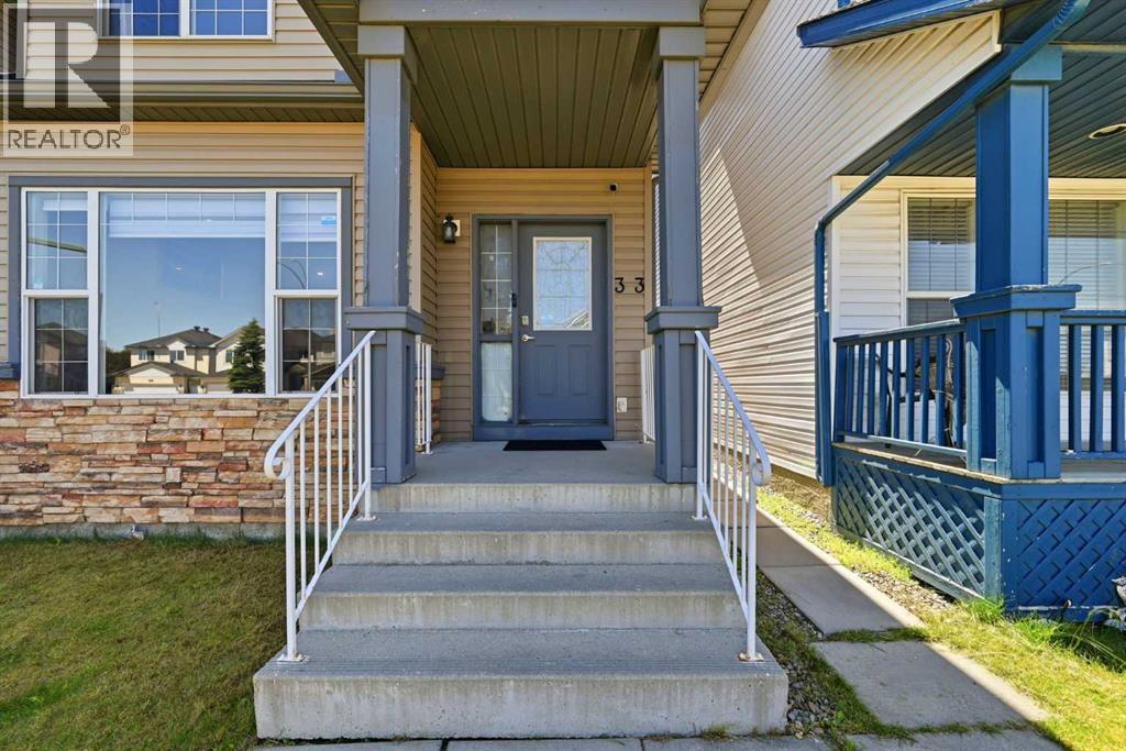 33 Saddlecrest Close NE