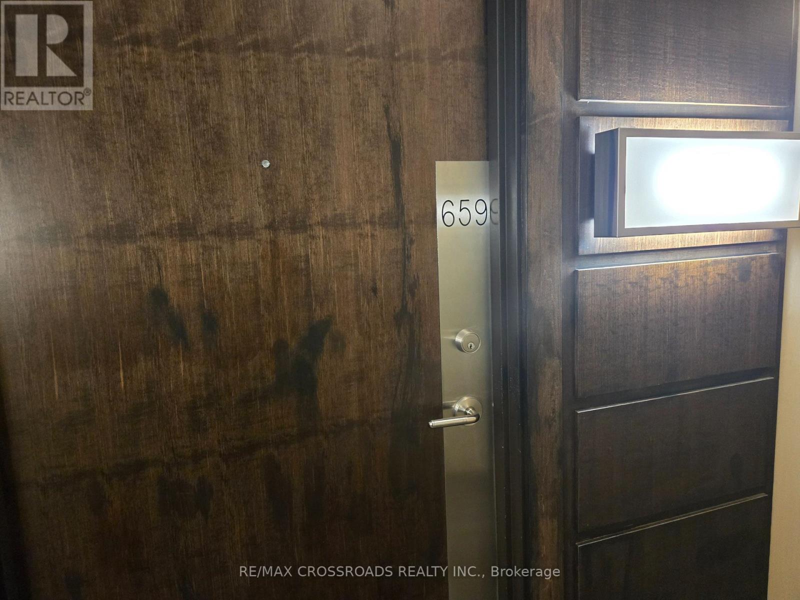 659 - 23 COX BOULEVARD S