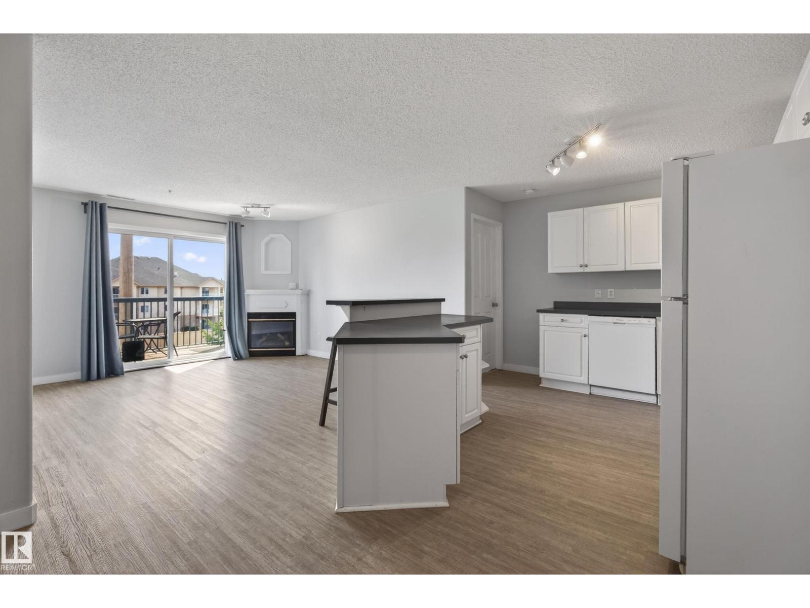 #319 16303 95 ST NW