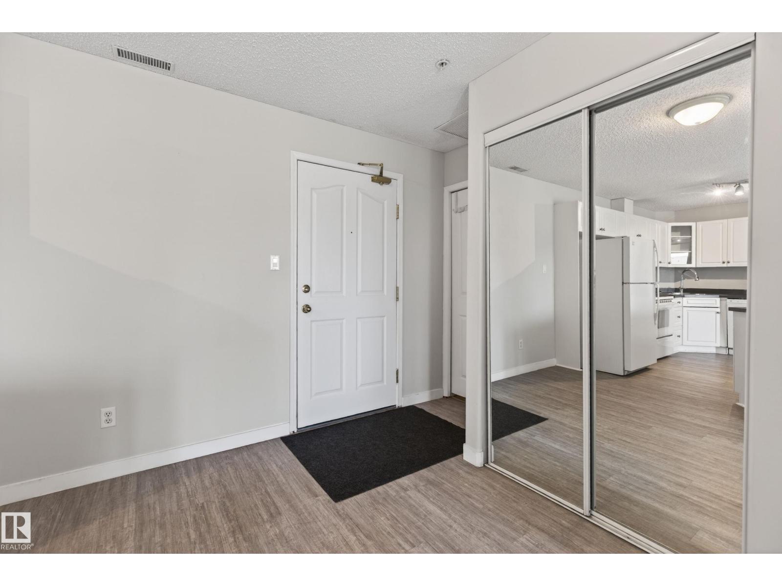 #319 16303 95 ST NW