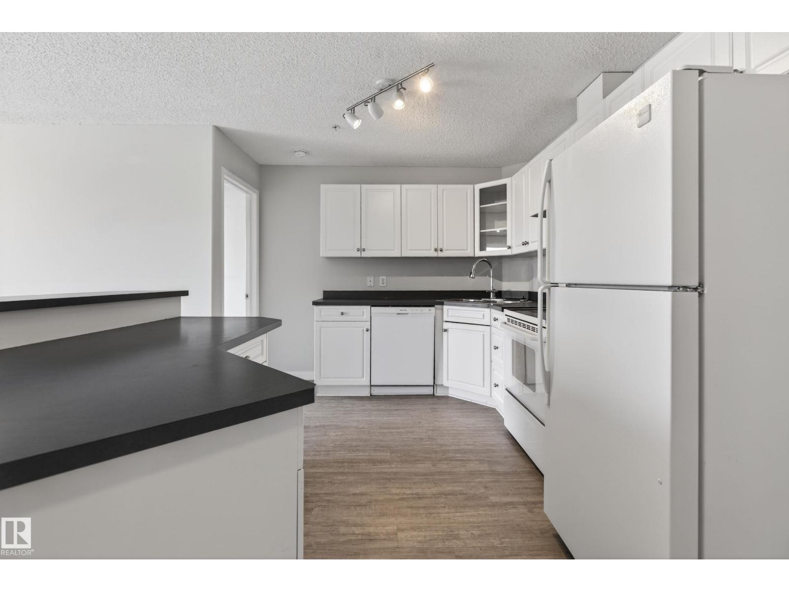 #319 16303 95 ST NW