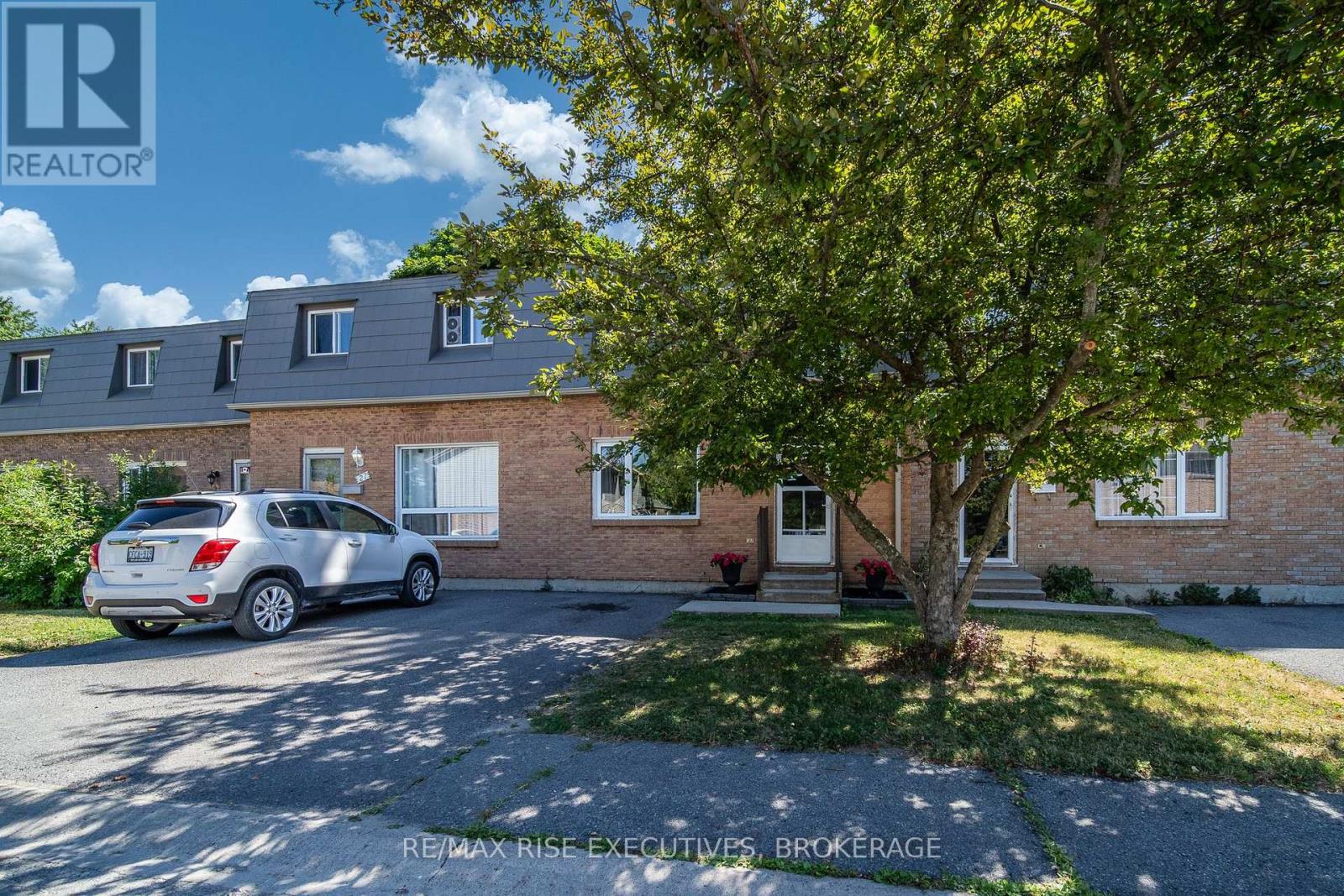 25 ROSEMUND PLACE