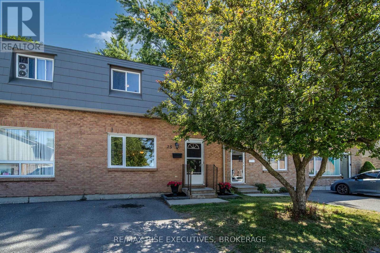 25 ROSEMUND PLACE
