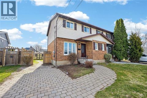 19 GRAND Avenue Grimsby ON L3M2R6
