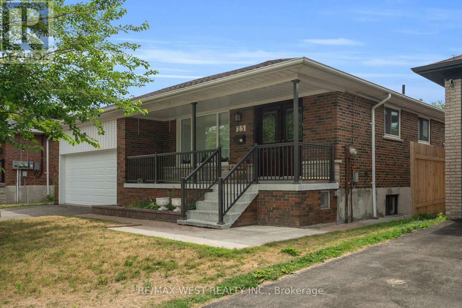 25 BRIARBLUFF AVENUE
