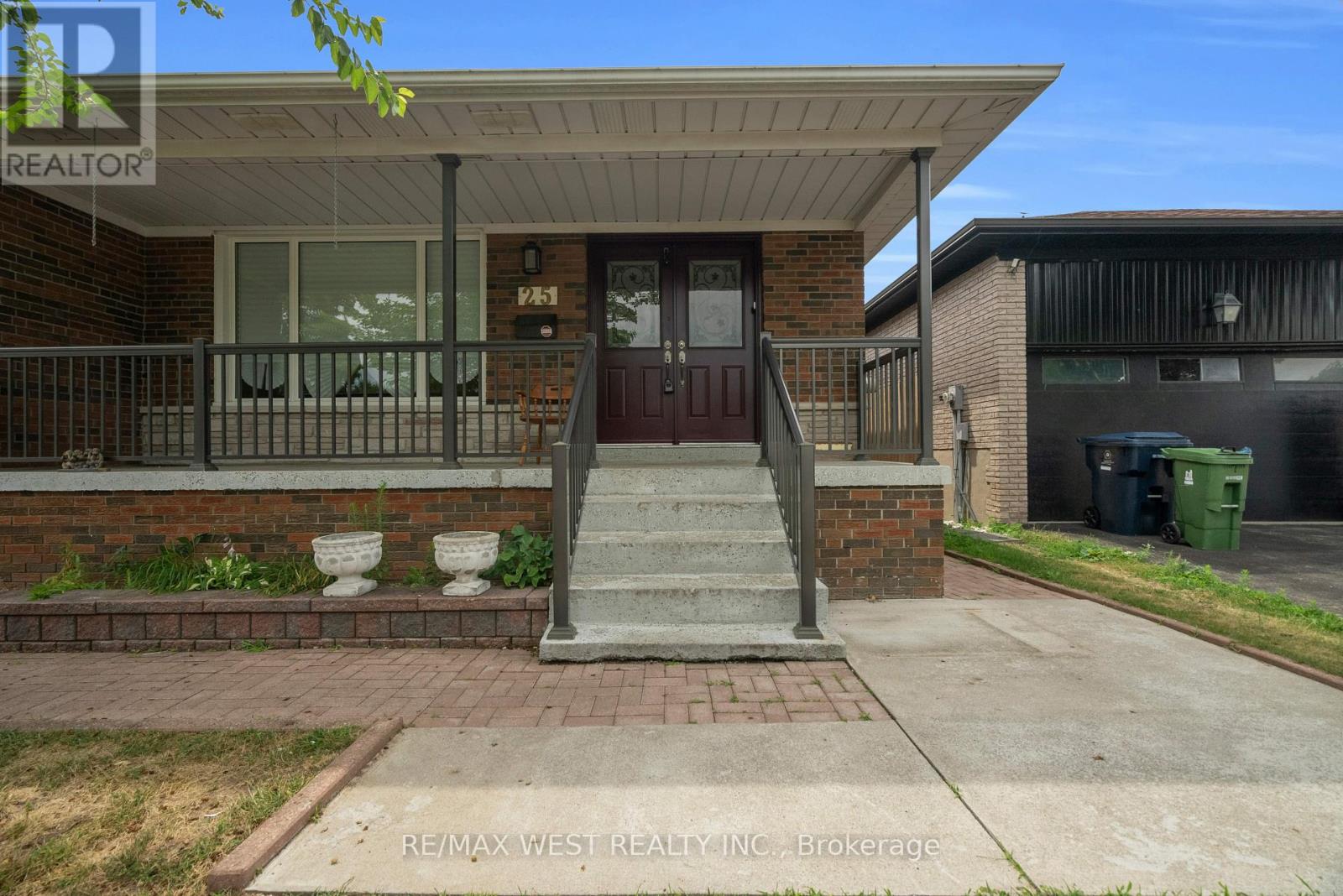 25 BRIARBLUFF AVENUE