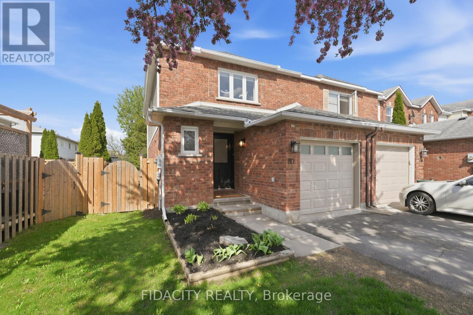 80 ROBARTS CRESCENT