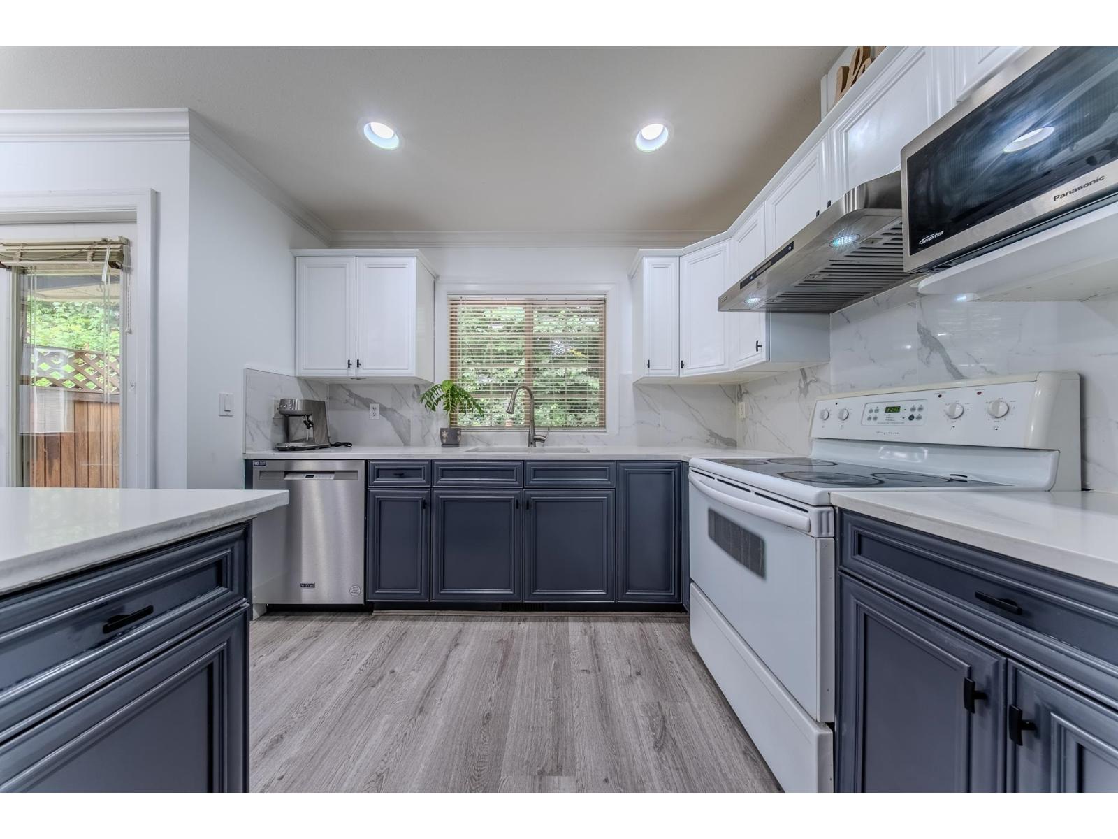 68 6887 SHEFFIELD WAY|Sardis East Vedder