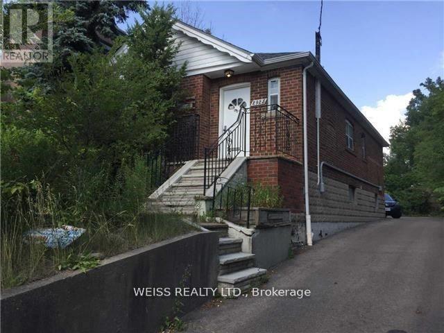 Photo 1 of 1 — 2925 BATHURST STREET, Toronto (Bedford Park-Nortown), ON M6B3B1