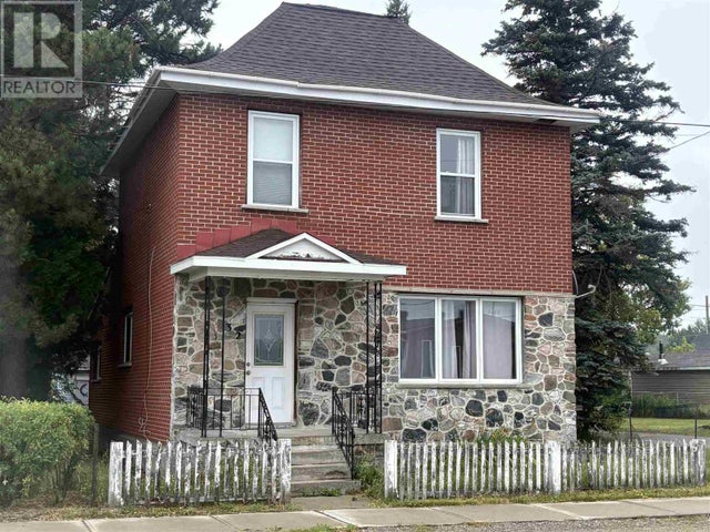32 Lansdowne ST S