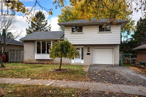 82 QUEEN MARY ROAD Kingston (Central City West) ON K7M2A5