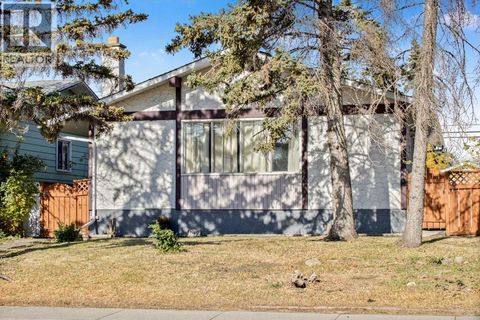 147 Dovercliffe Way SE Calgary AB T2B1W6