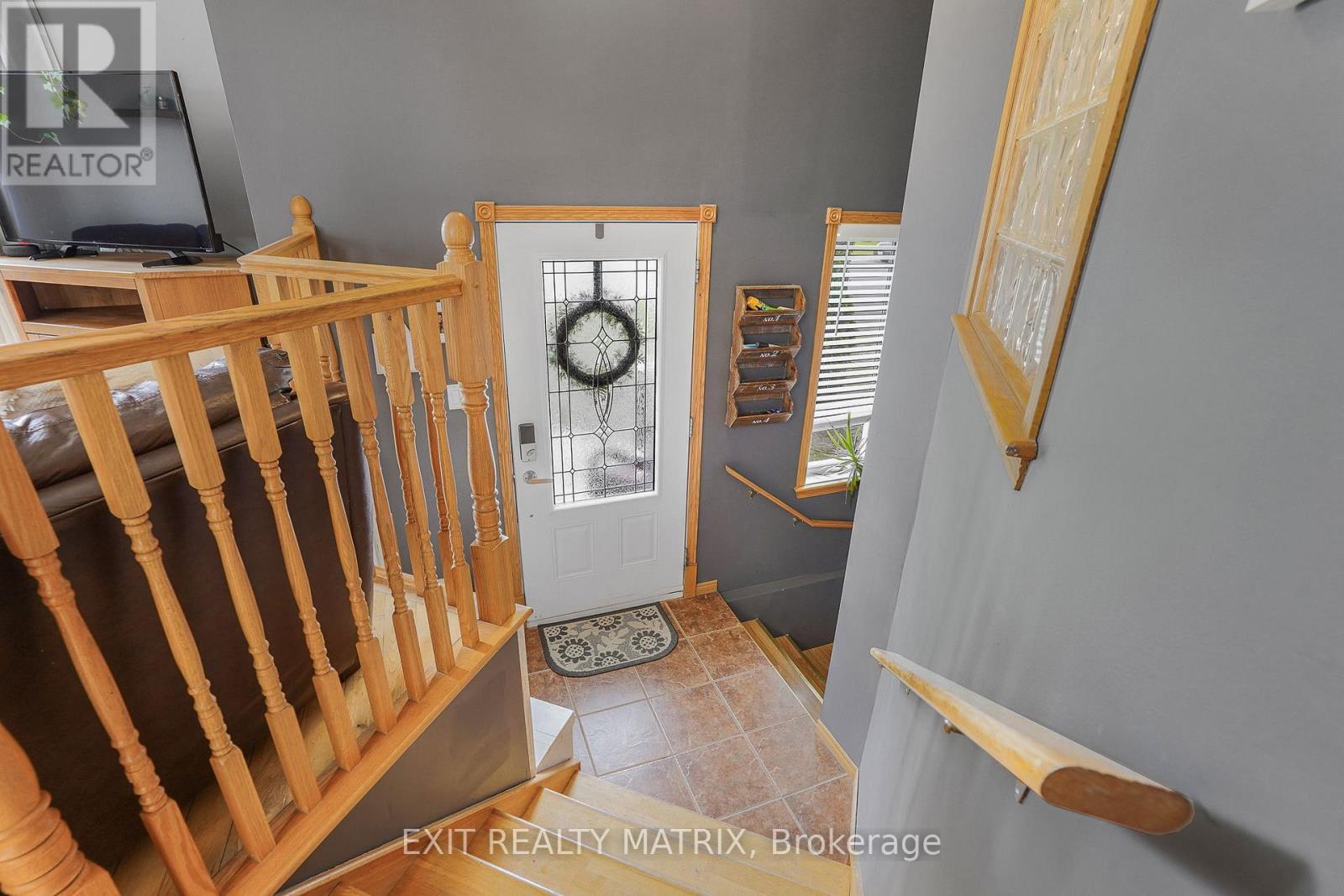 90 RICHARD STREET - Photo 3