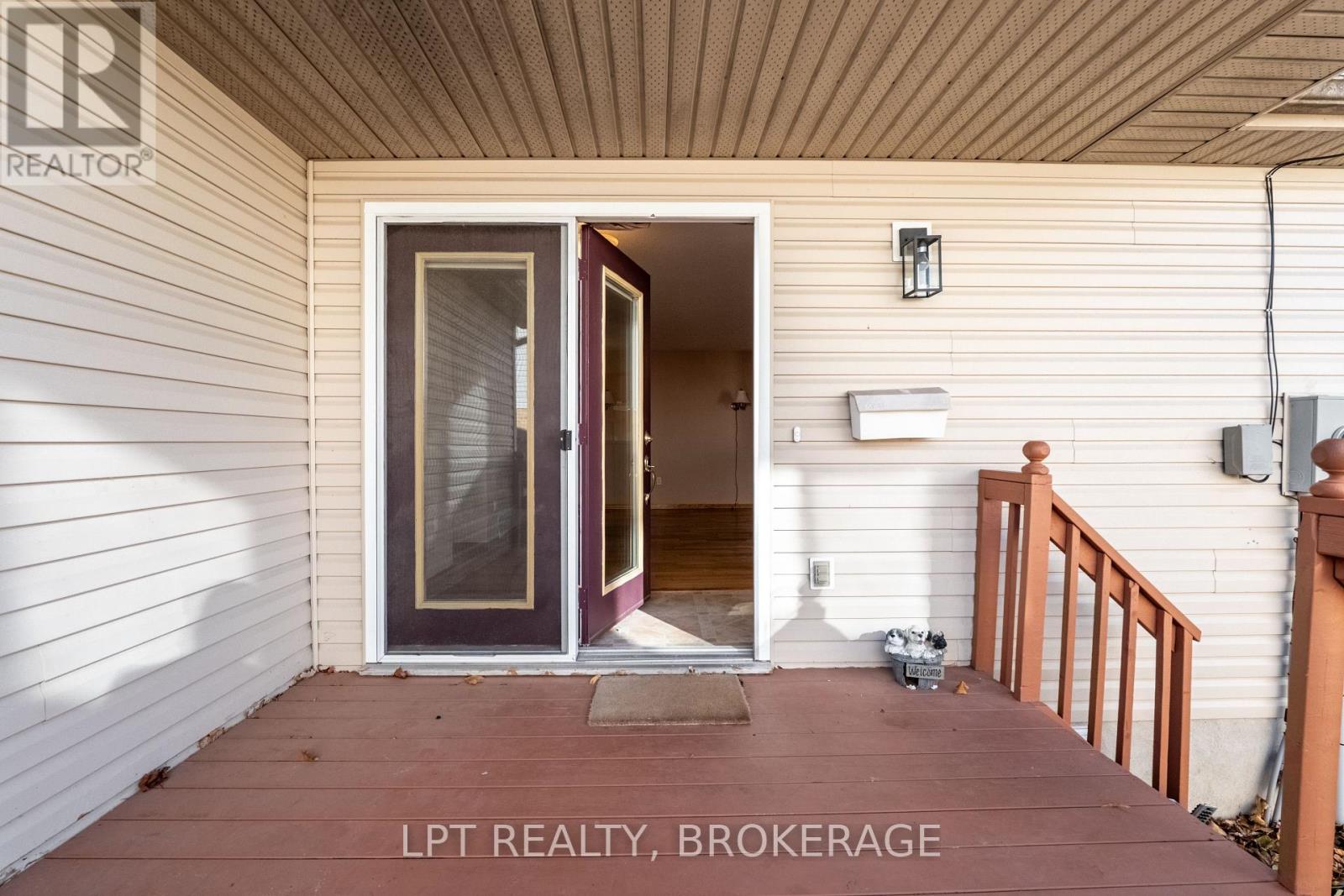 1049 WATERBURY CRESCENT