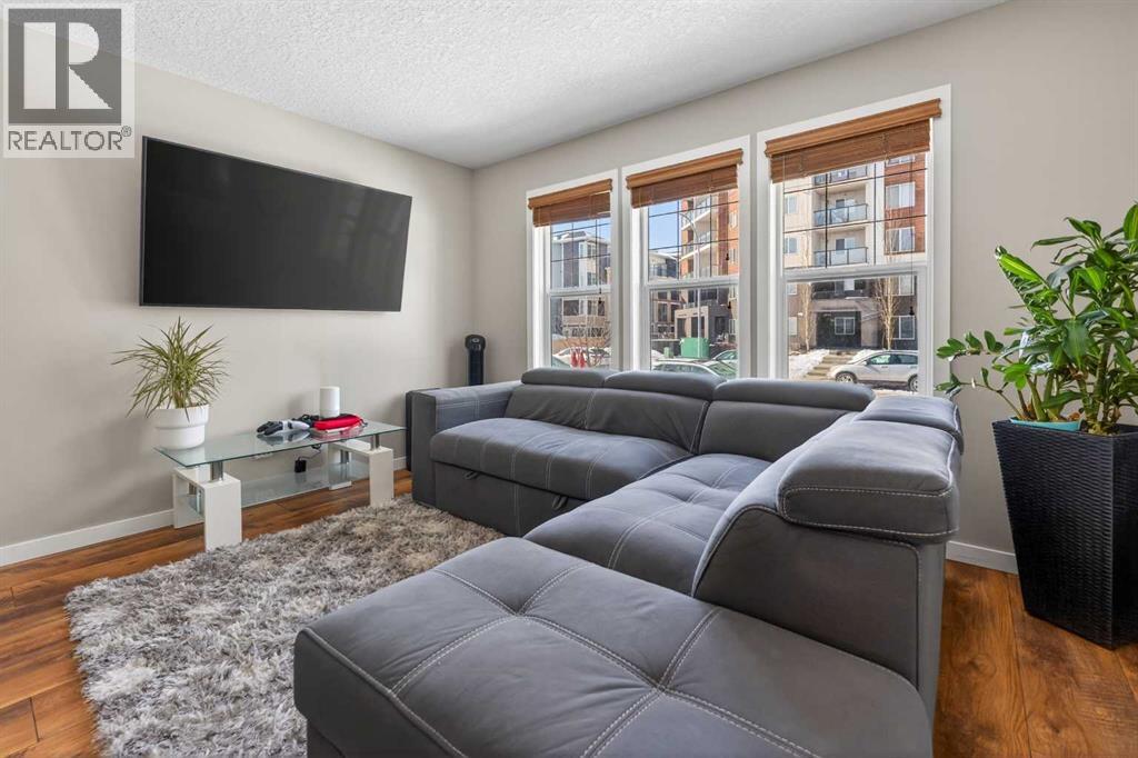 56 Skyview Point Crescent NE