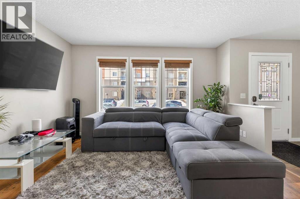 56 Skyview Point Crescent NE