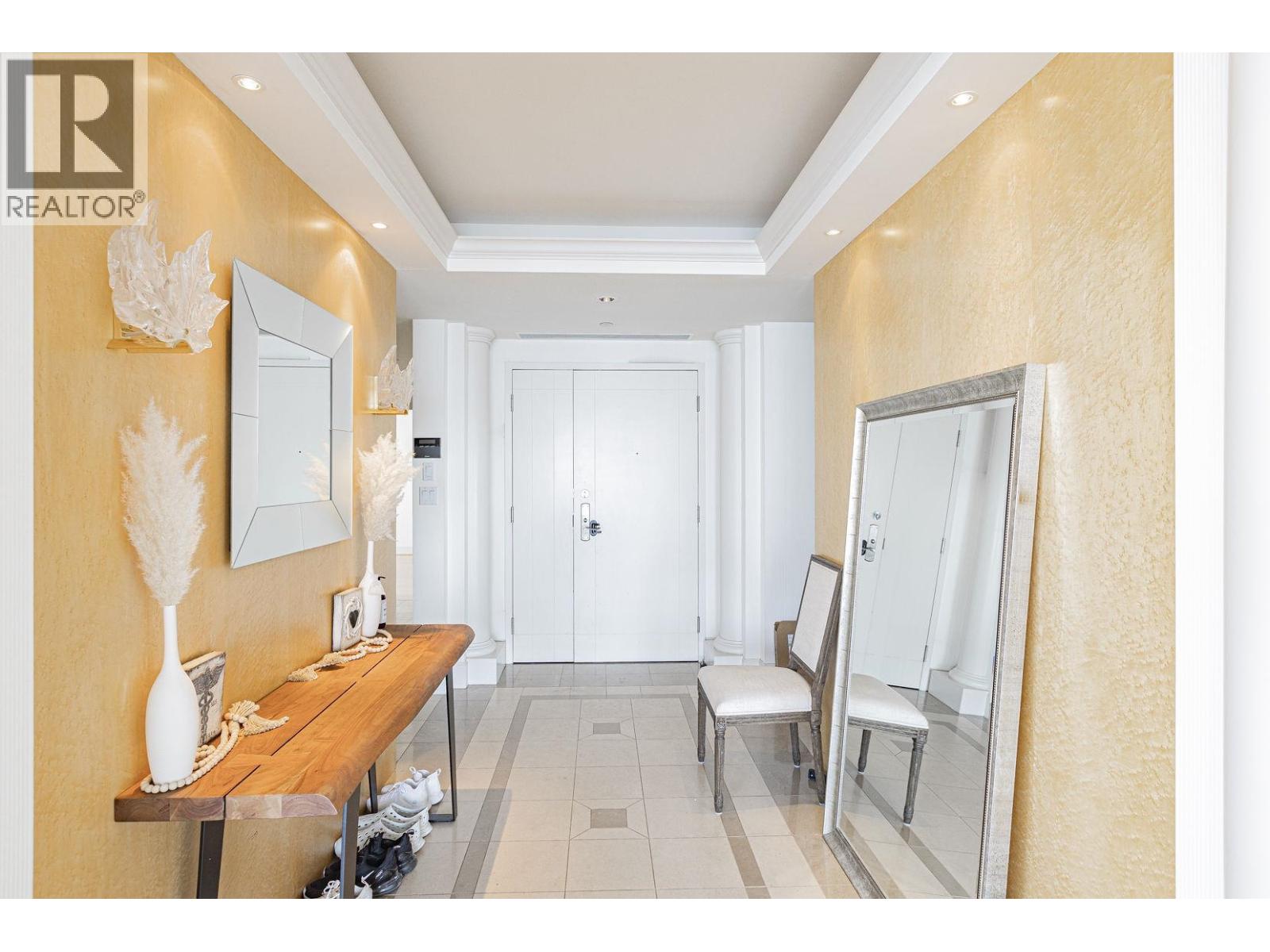 2302 323 JERVIS STREET