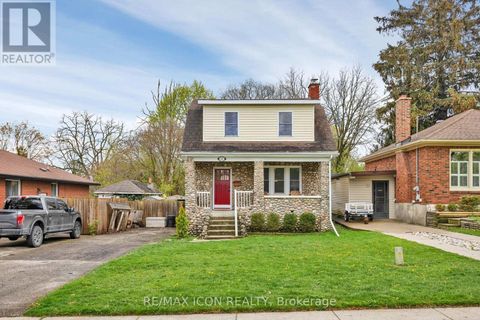 17 5 AVENUE Cambridge ON N1S2E8