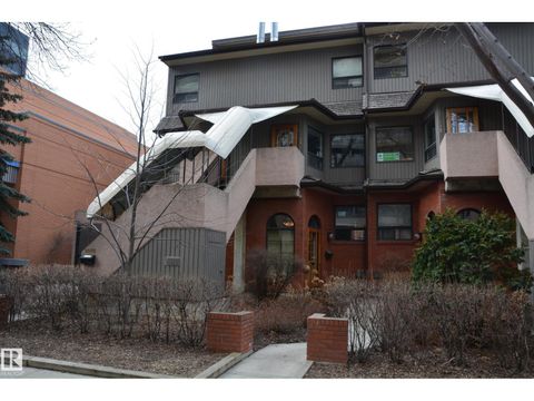 11176 83 AV NW Edmonton AB T6G0V1