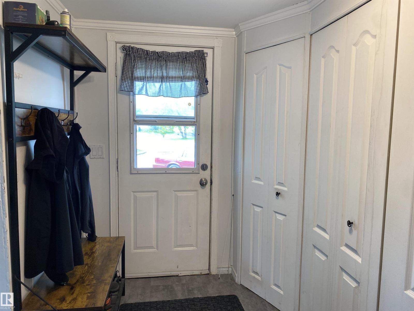 15 Cliff CR NW