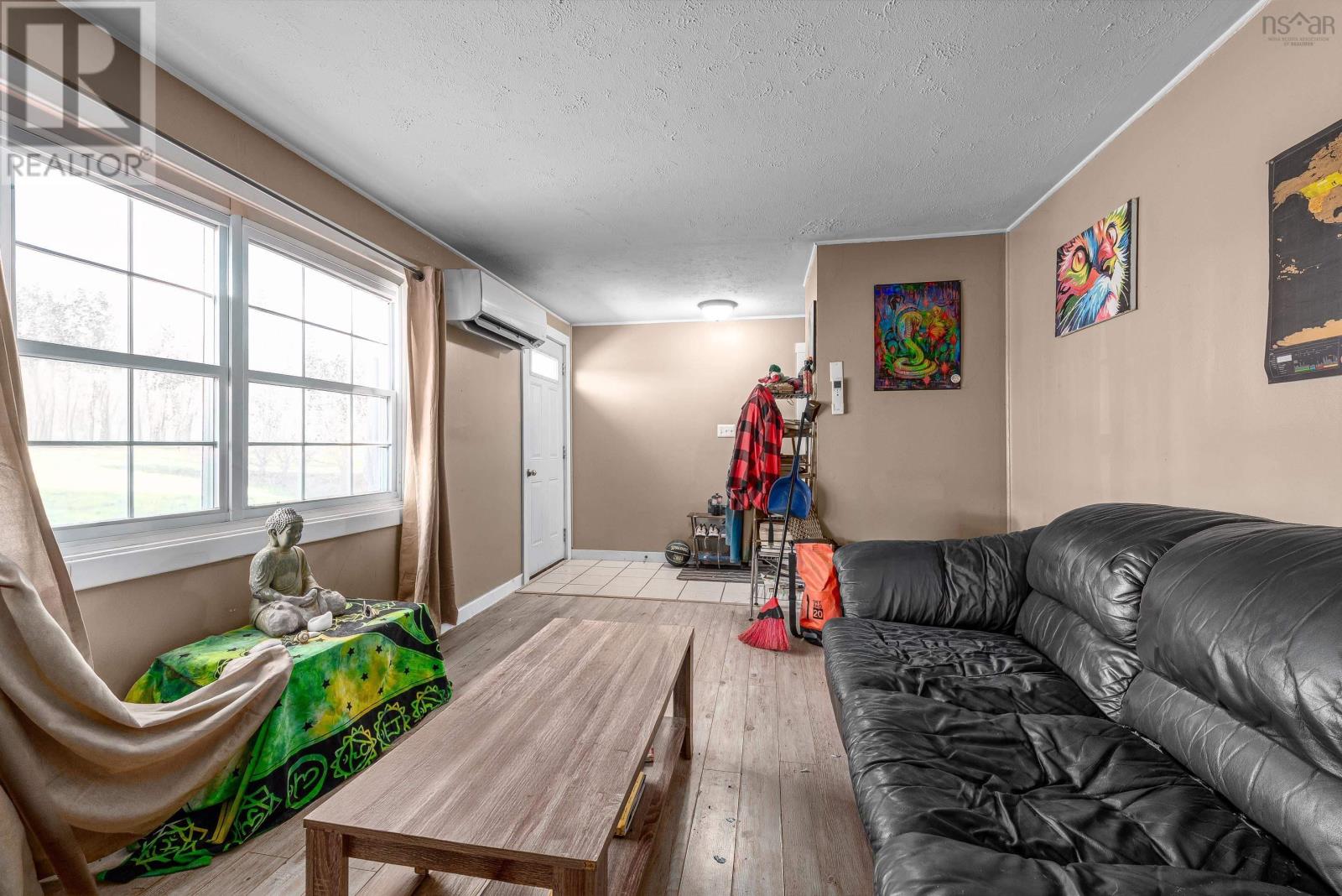 116 Coronation Avenue - Photo 4