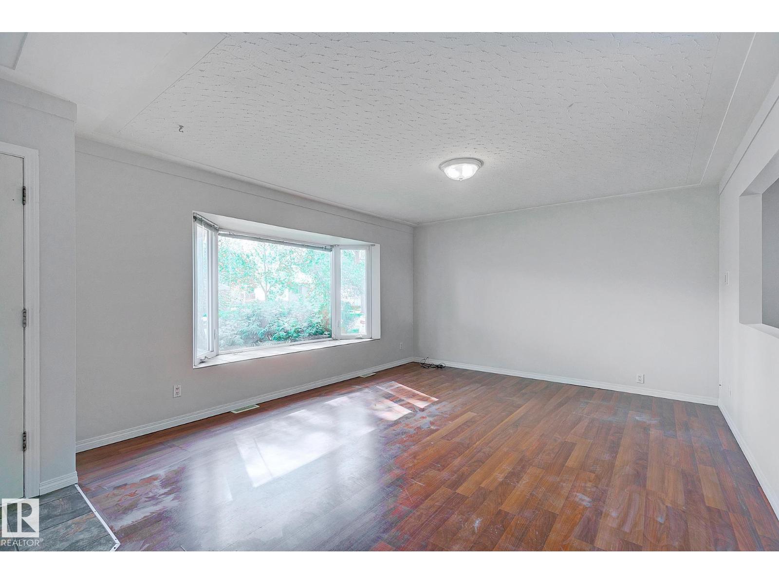 11930 56 ST NW