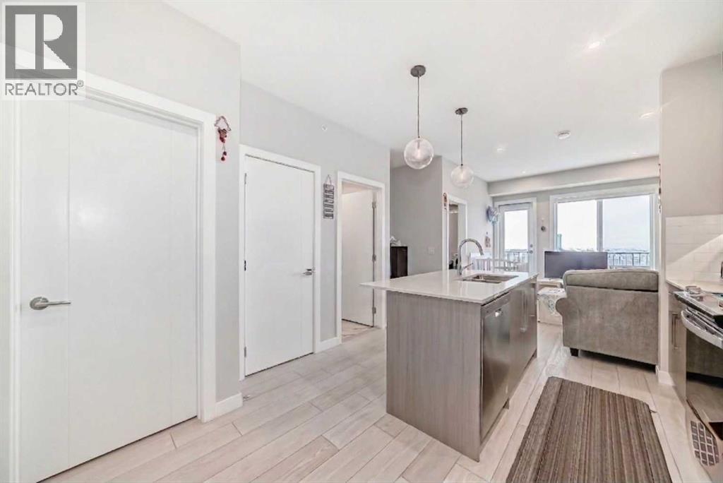 1501, 395 Skyview Parkway NE