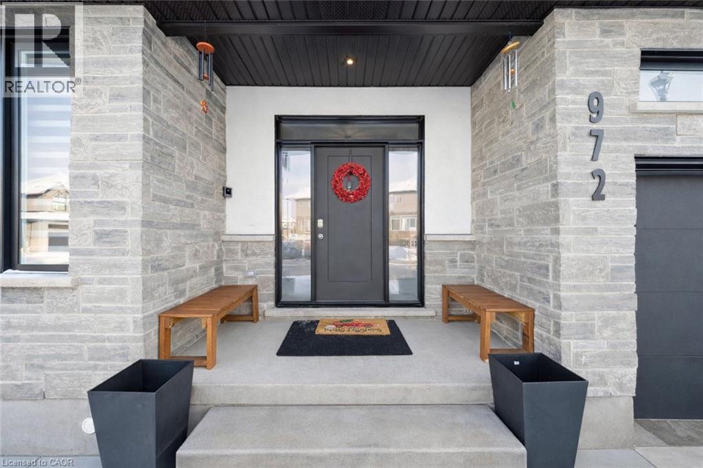 972 STONECLIFFE Walk Unit# 18