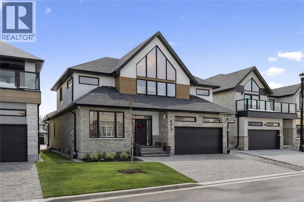 972 STONECLIFFE Walk Unit# 18