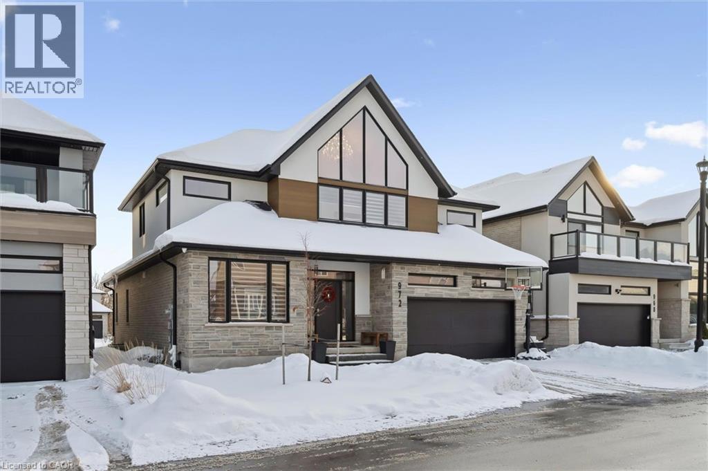 972 STONECLIFFE Walk Unit# 18