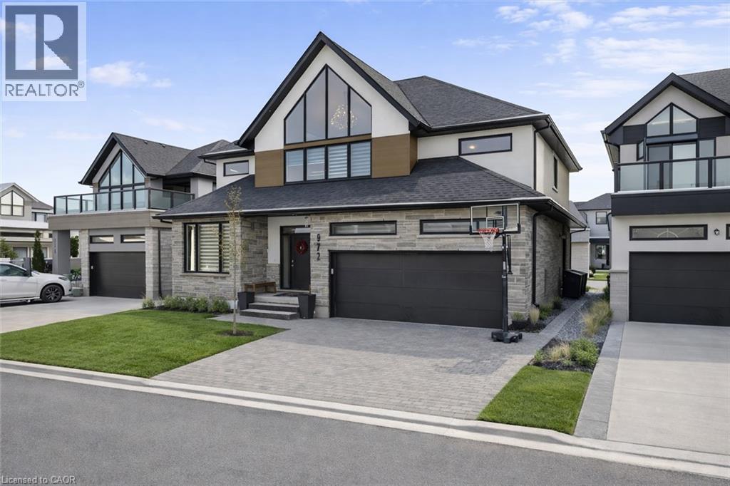 972 STONECLIFFE Walk Unit# 18