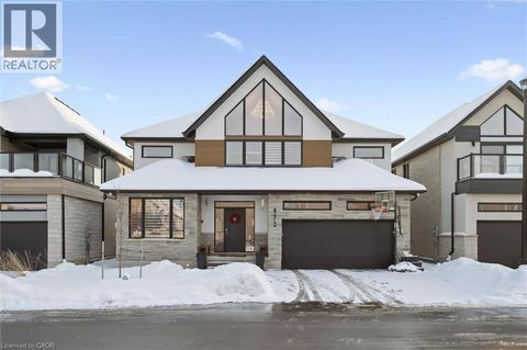 972 STONECLIFFE Walk Unit# 18 Kitchener ON N2P0K5