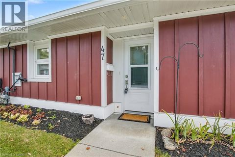 47 SZOLLOSY Circle Hamilton ON L9B1T8