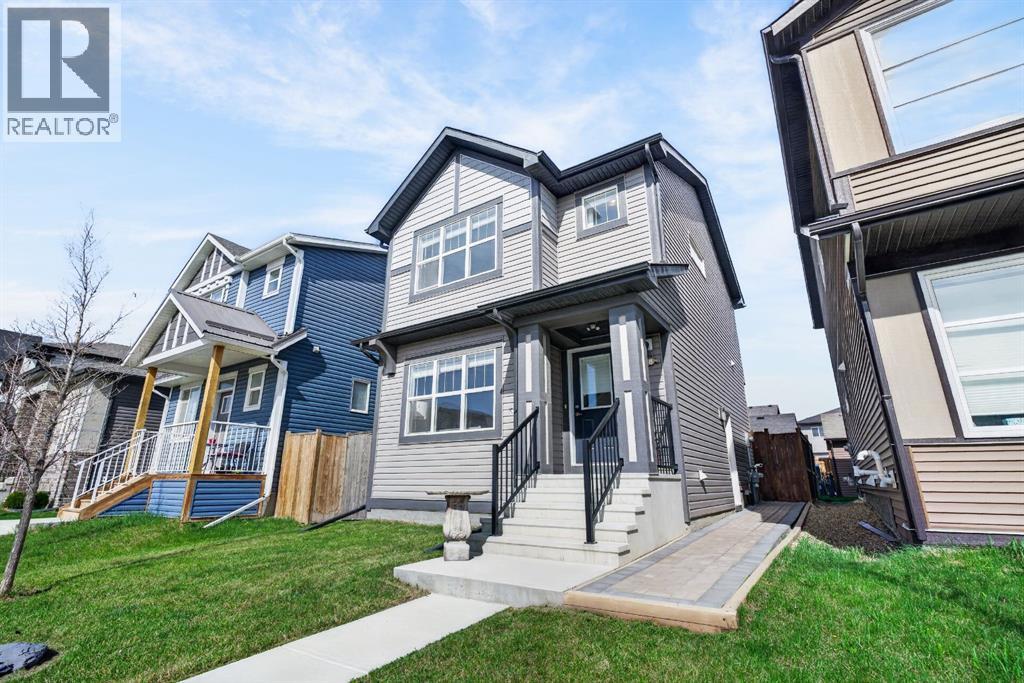 848 Chinook Gate Parade SW