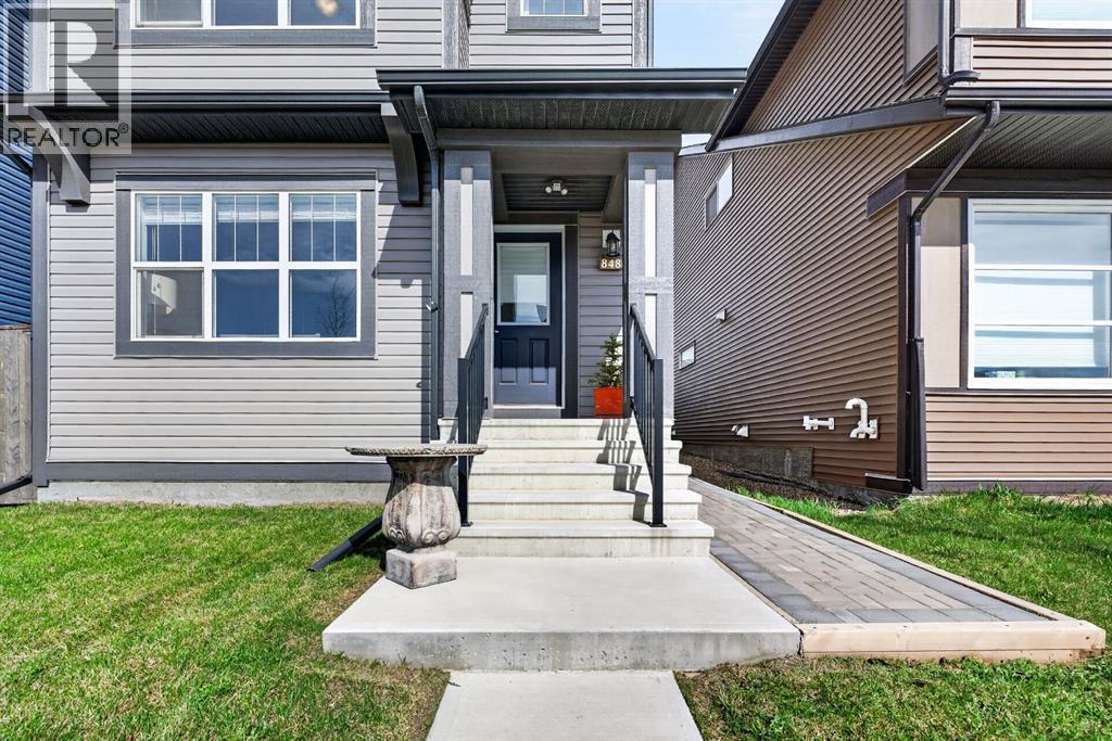 848 Chinook Gate Parade SW