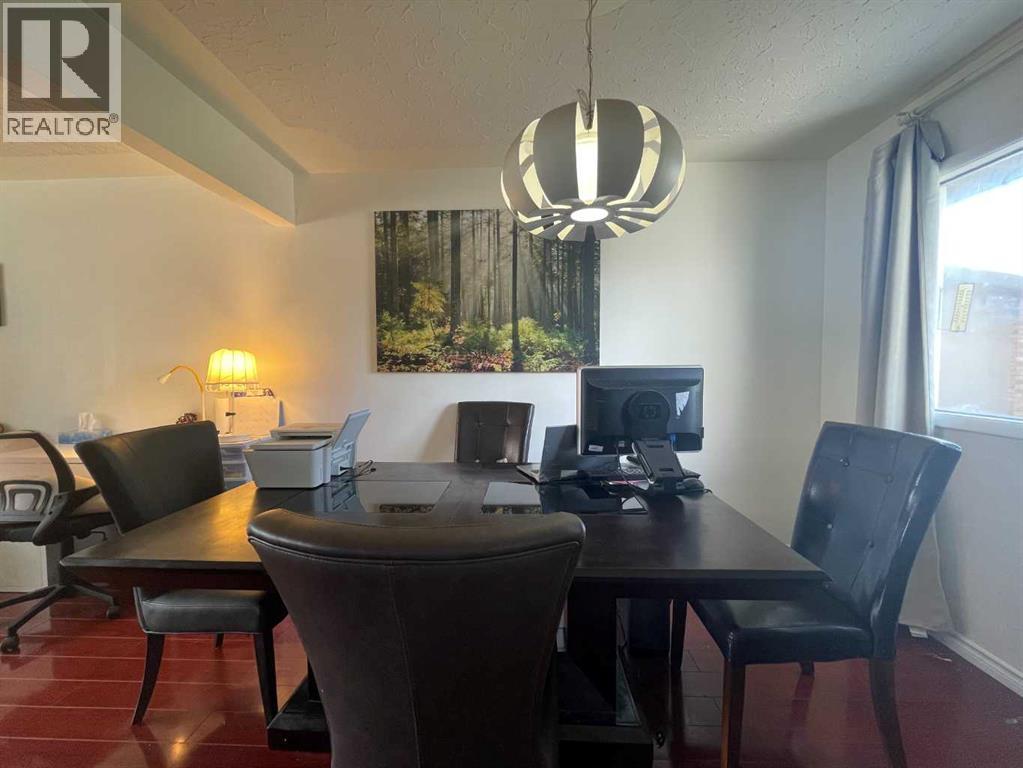 1407 Northmount Drive NW