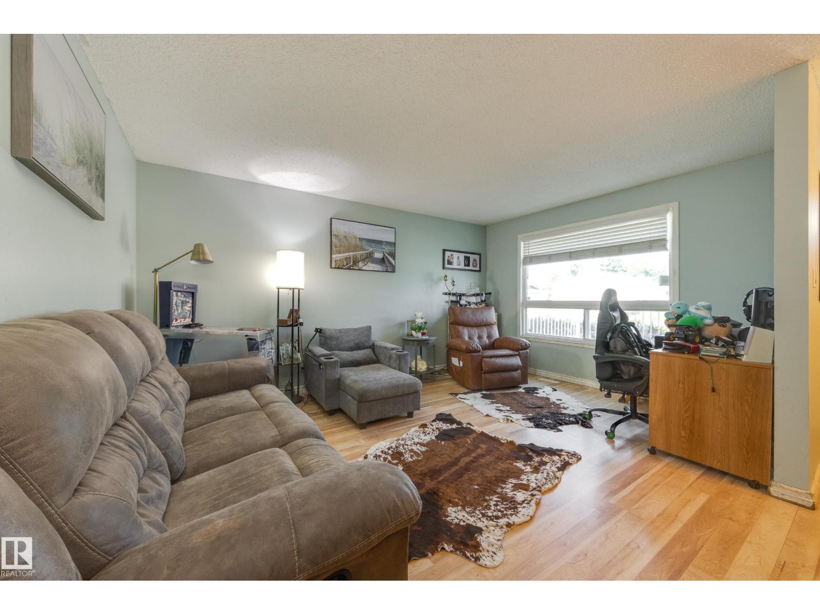 17328 106 ST NW
