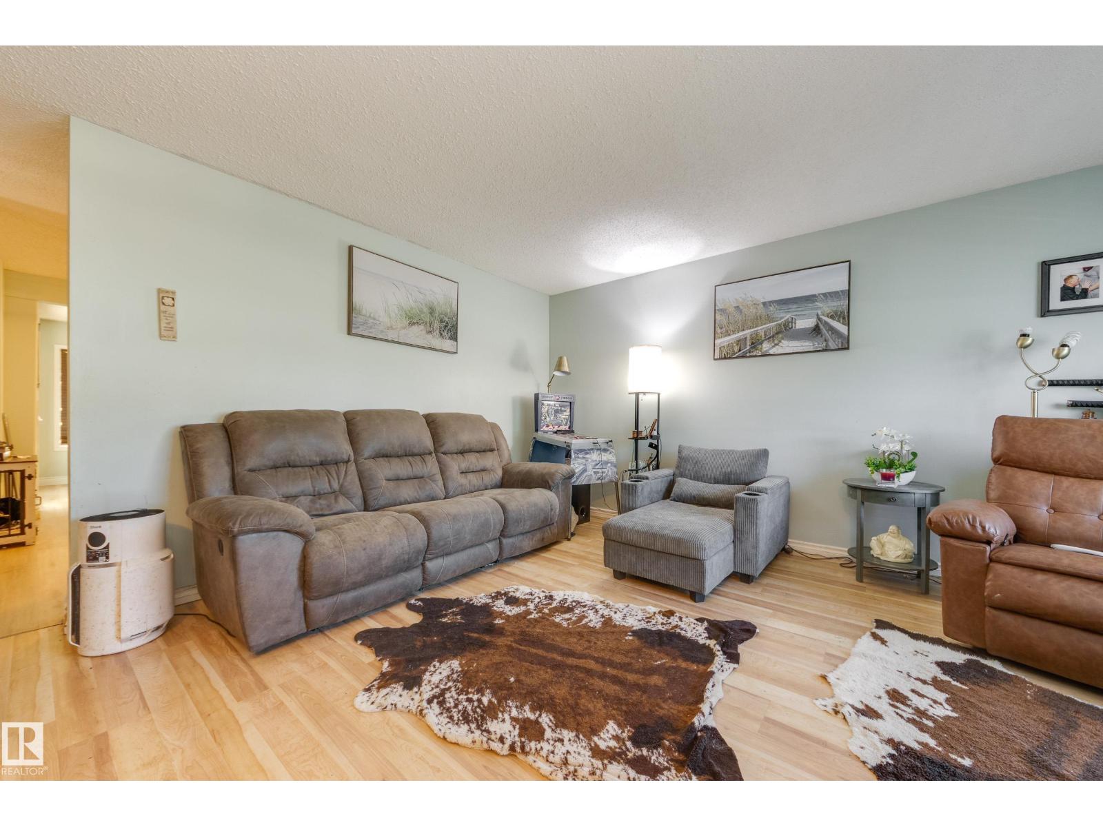 17328 106 ST NW