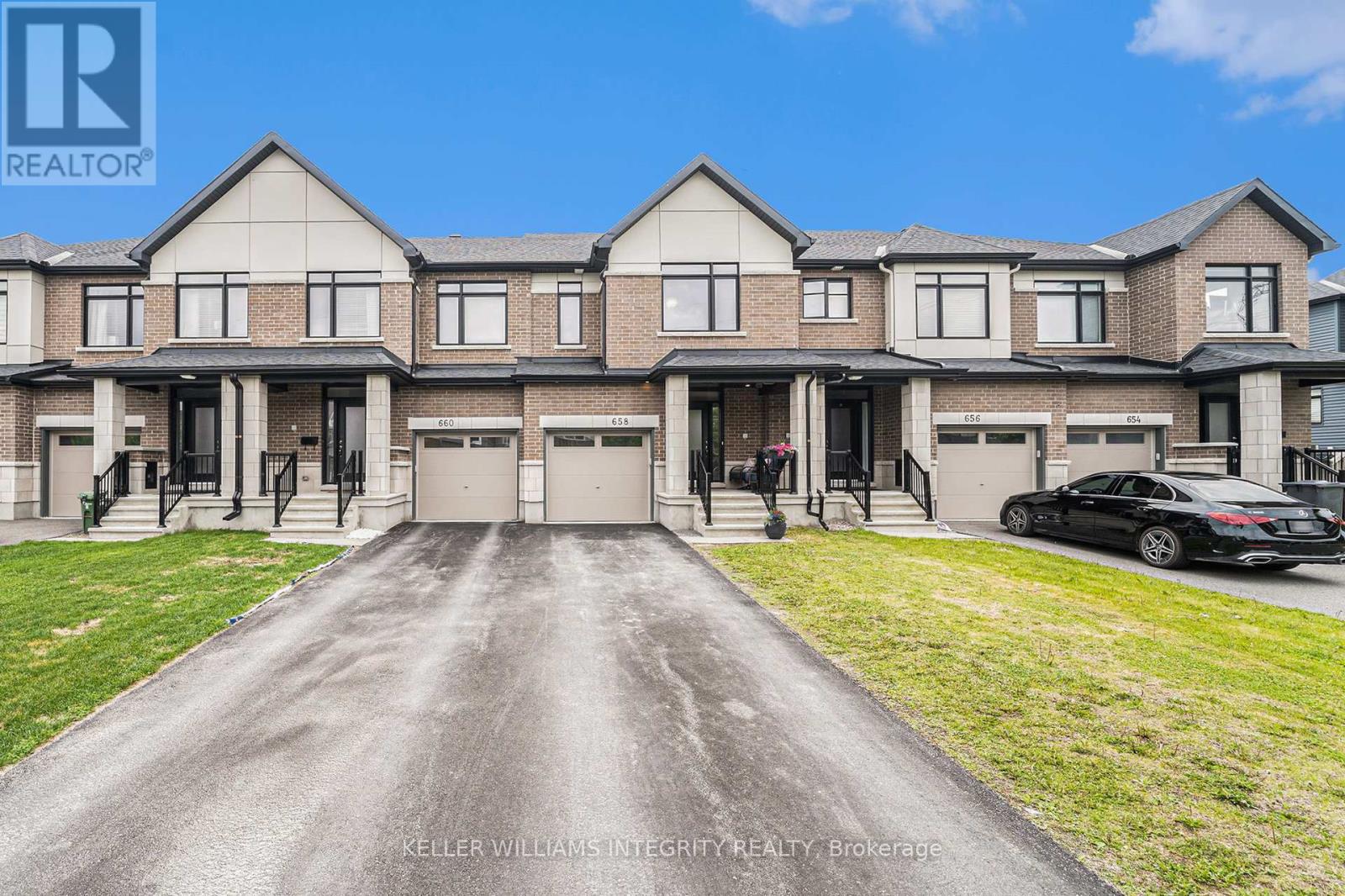 658 PUTNEY CRESCENT