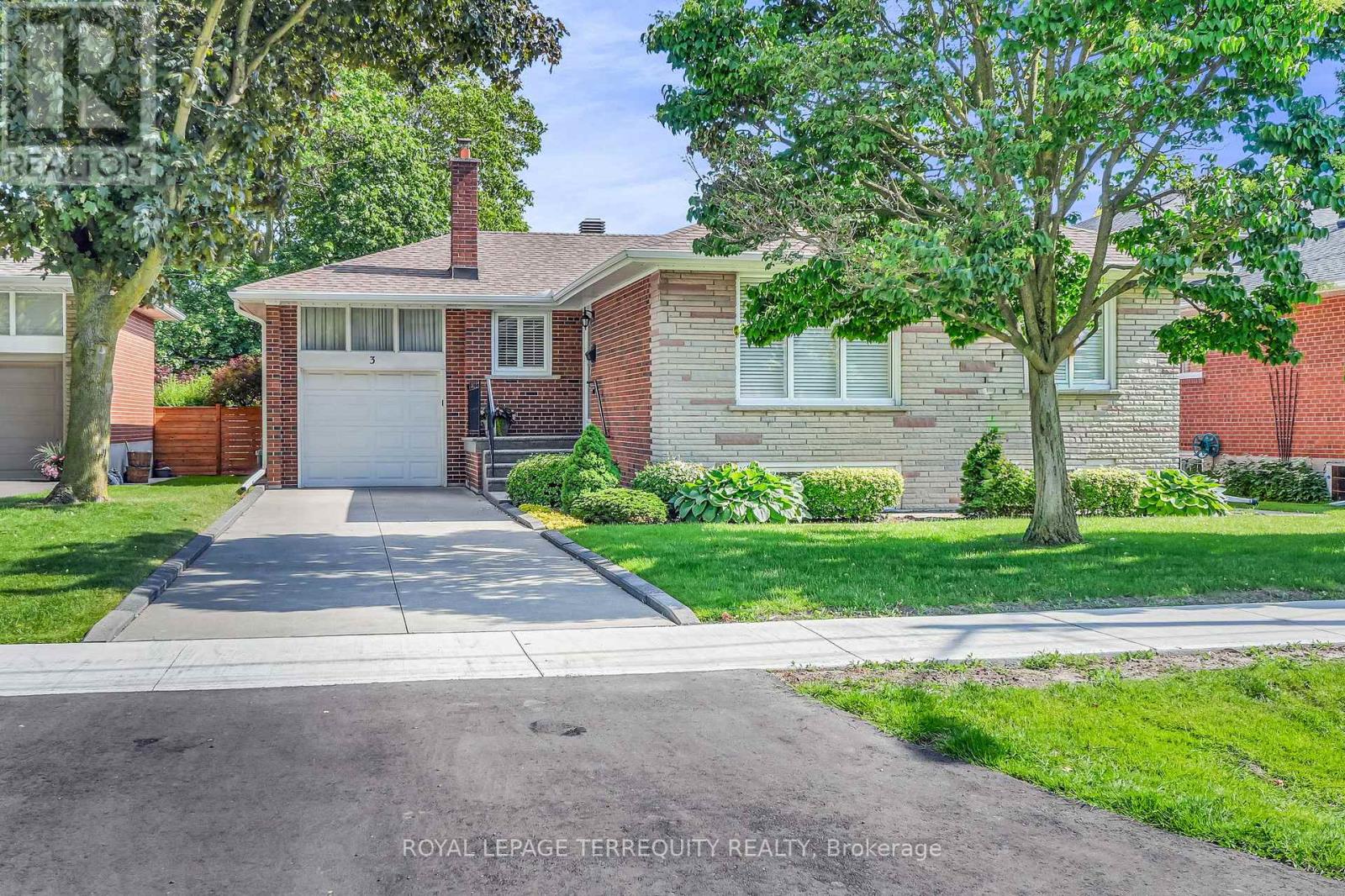 3 AVERY AVENUE