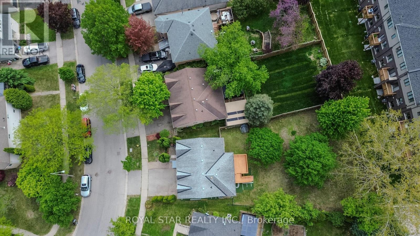 17 EVERGREEN COURT