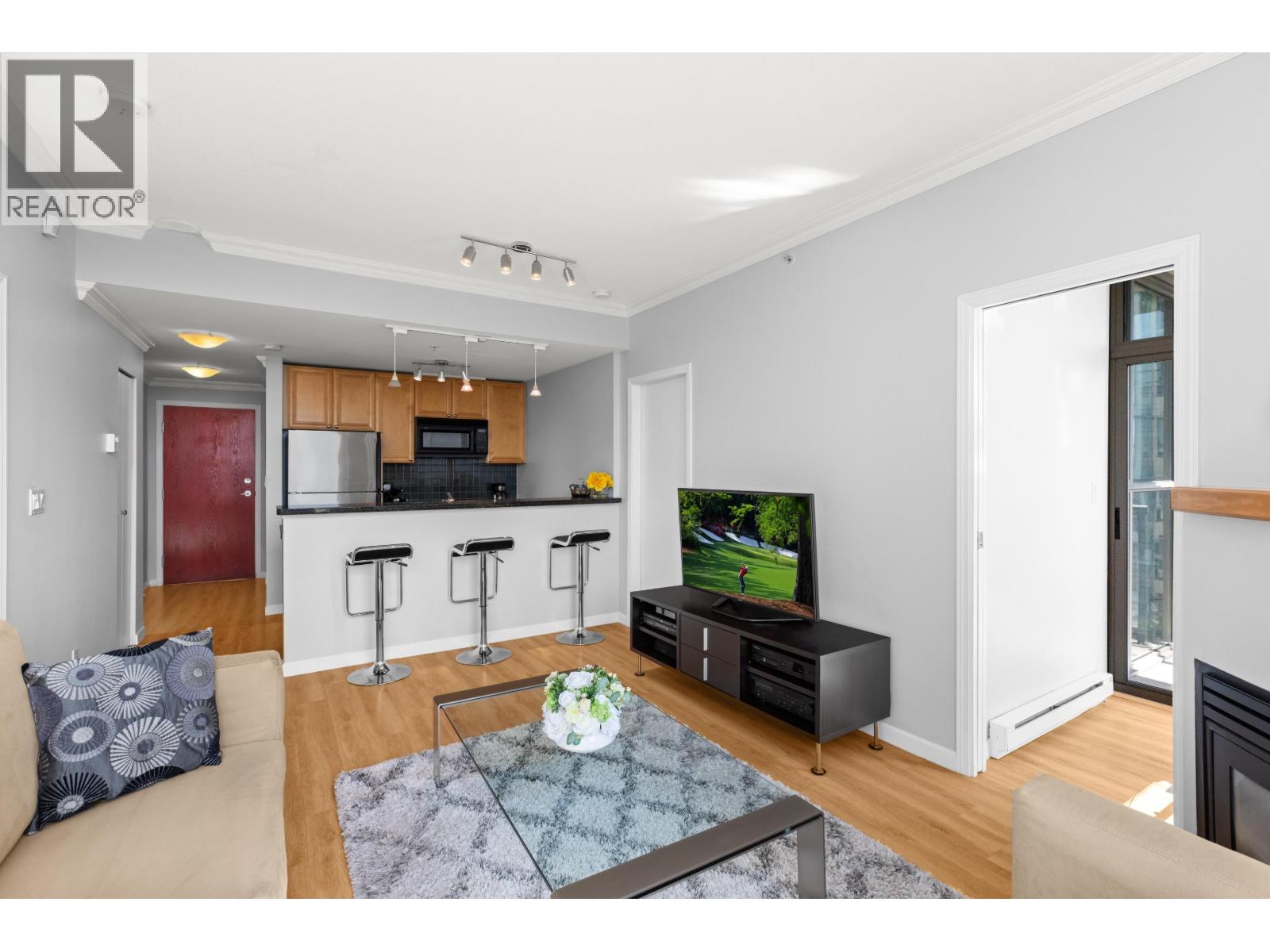 2505 928 RICHARDS STREET