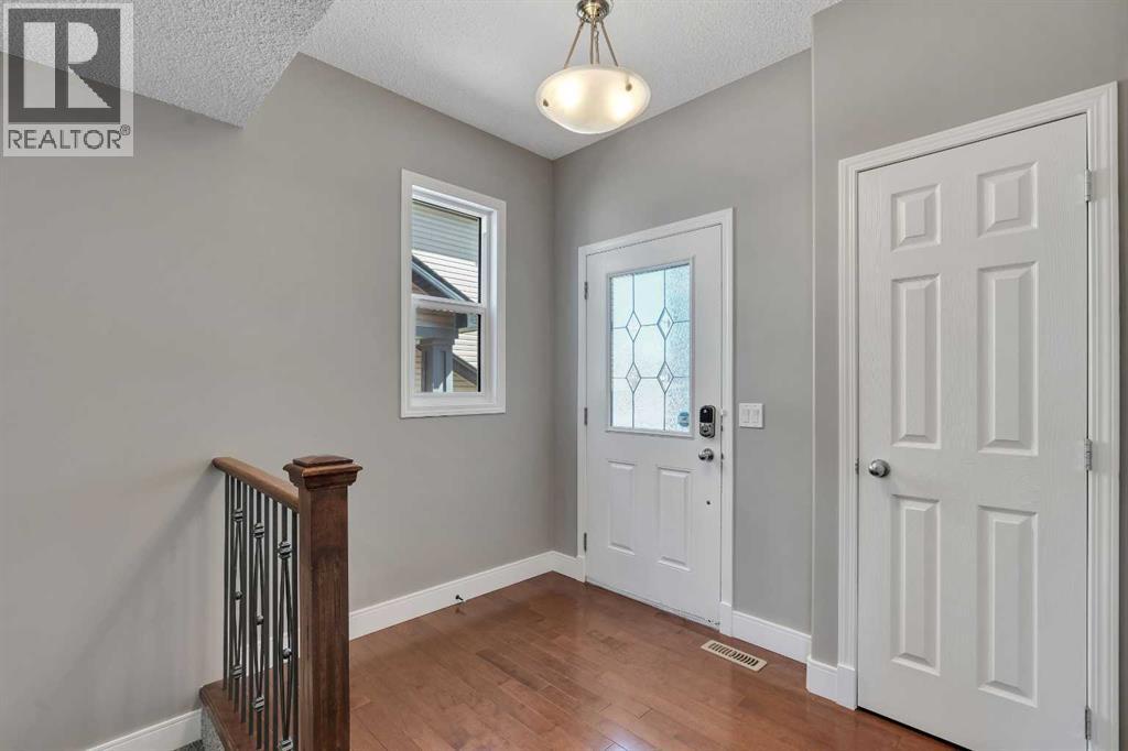 18 Silverado Skies Drive SW