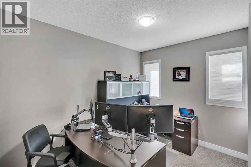 18 Silverado Skies Drive SW