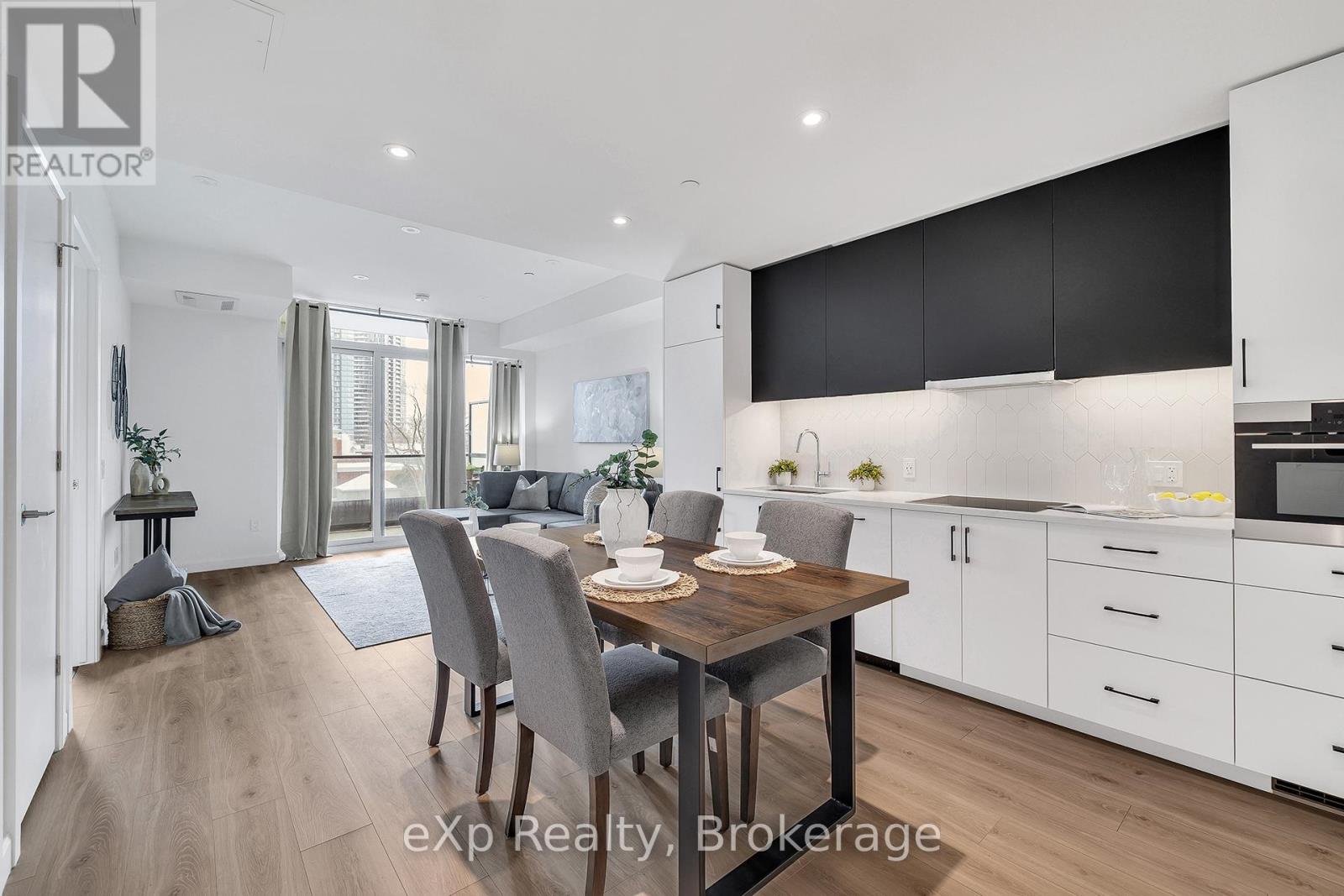 306 - 741 KING STREET W