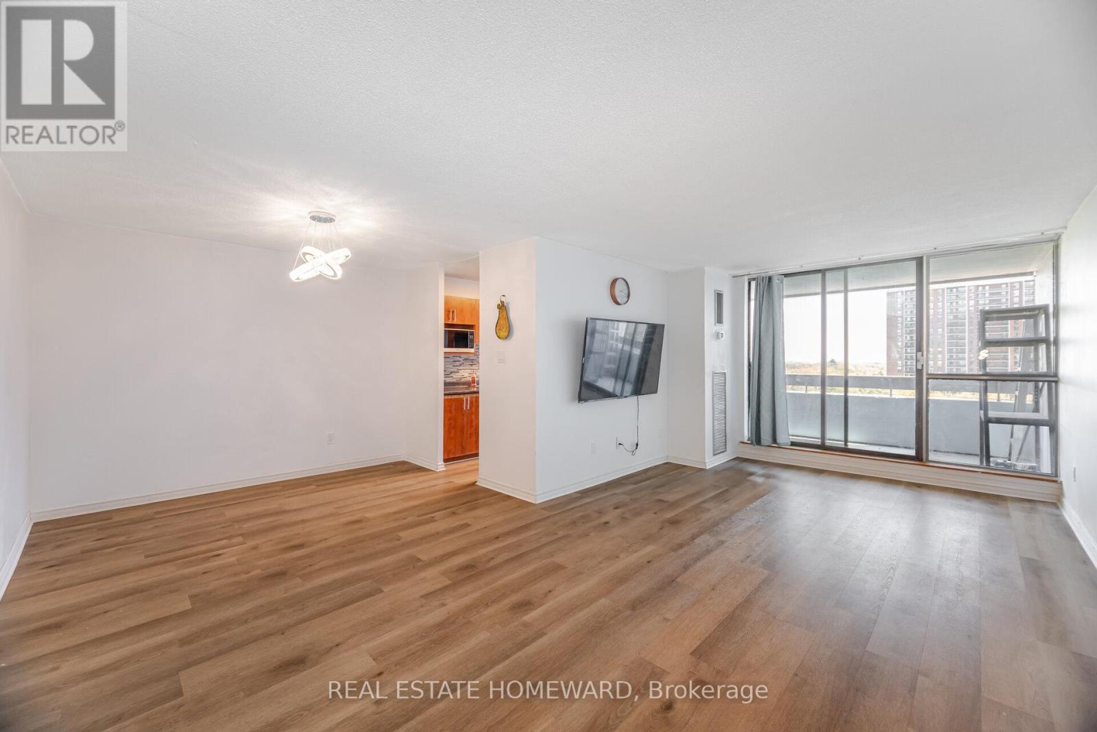 709 - 25 KENSINGTON ROAD