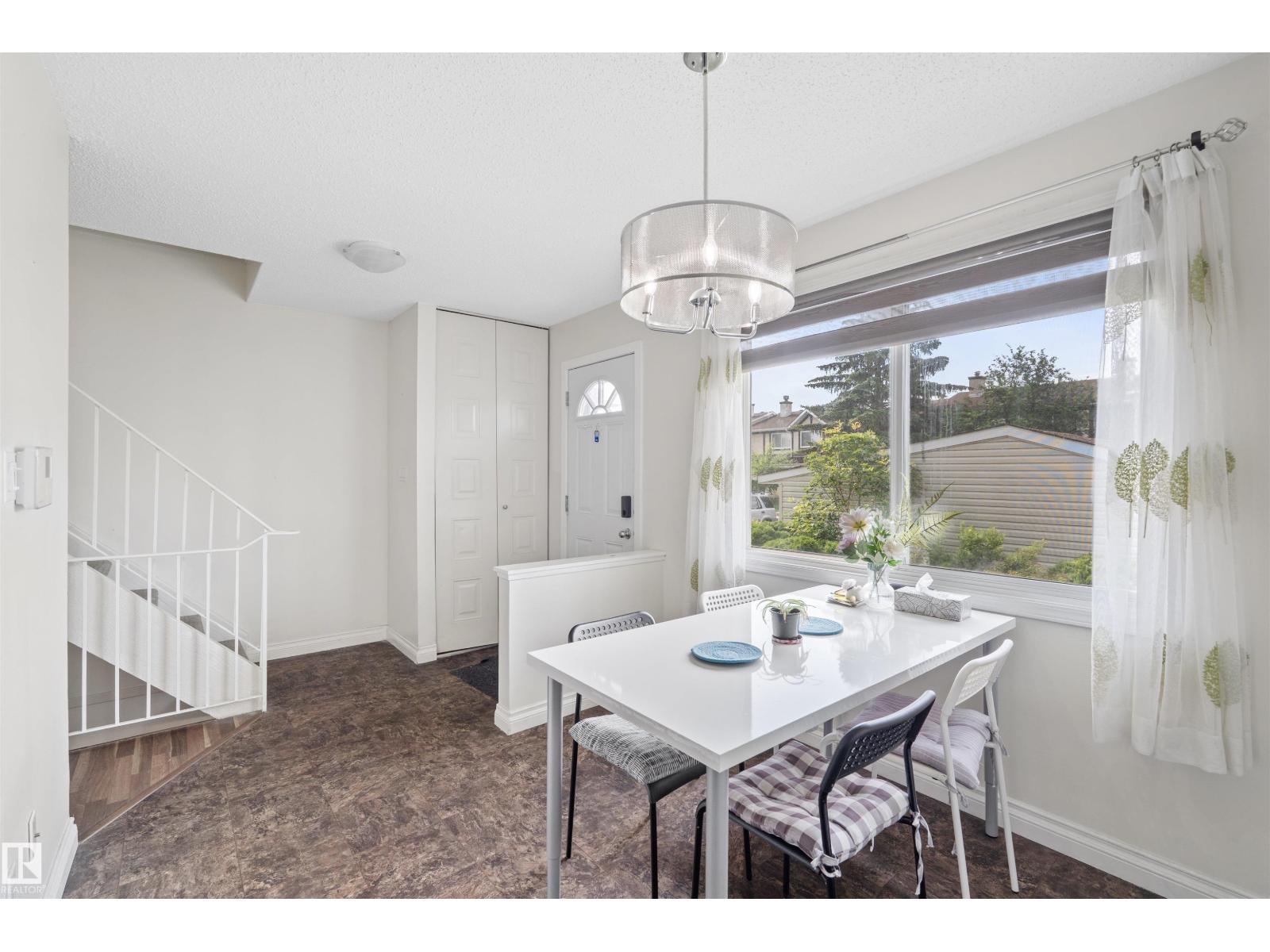 173 TUDOR LN NW