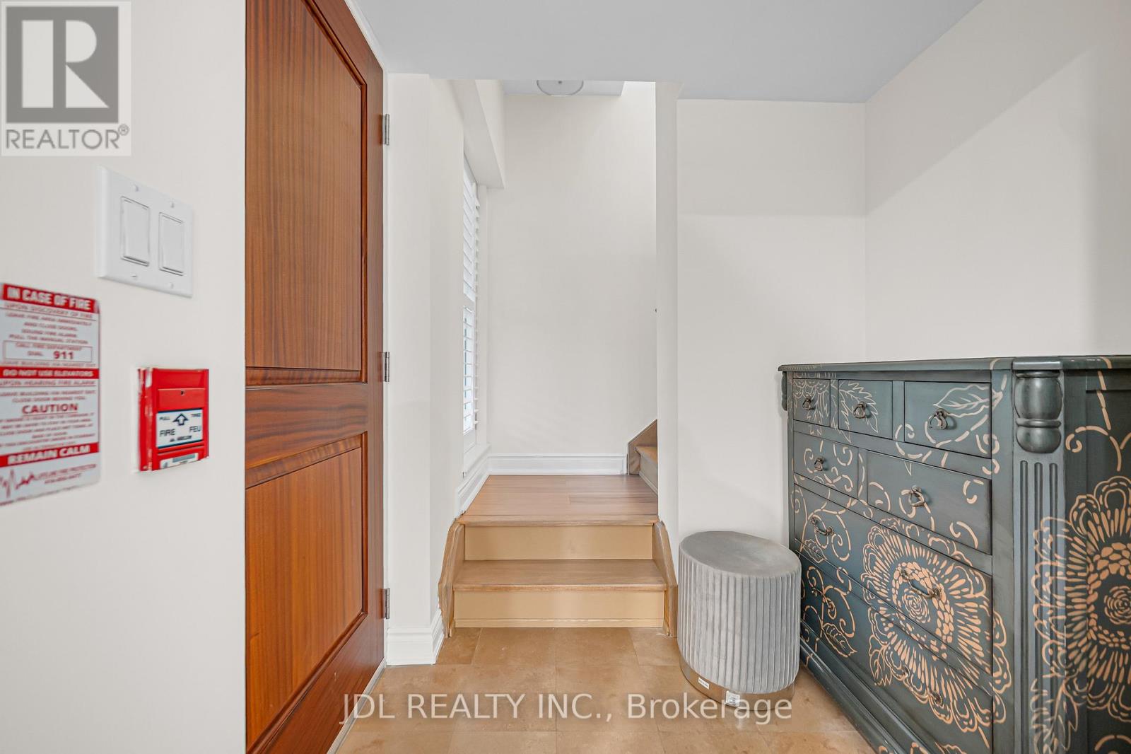 TH07 - 761 BAY STREET