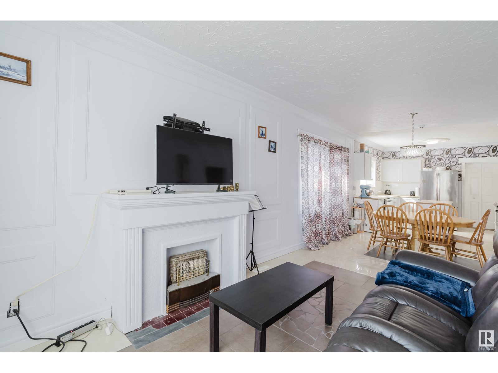 10746 93 ST NW